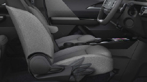 Height Adjustable Driver Seat
Find your ideal driving position for maximum visibility and control — comfort that is truly tailored to you.