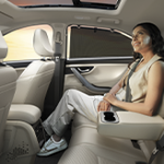 Rear Arm-Rest with easysip cup docks
Cafe like experience brought to you with a cushioned armrest and a convenient cup-docks for your favourite beverage.